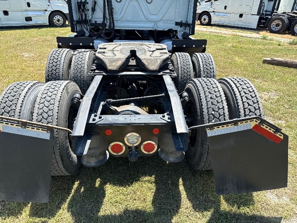Sleeper Tractor-Heavy Duty Tractors-Freightliner-2021-T12664ST-Rockwall-TX-415,008\n\t\tmiles-$ 79,500 - Image 6