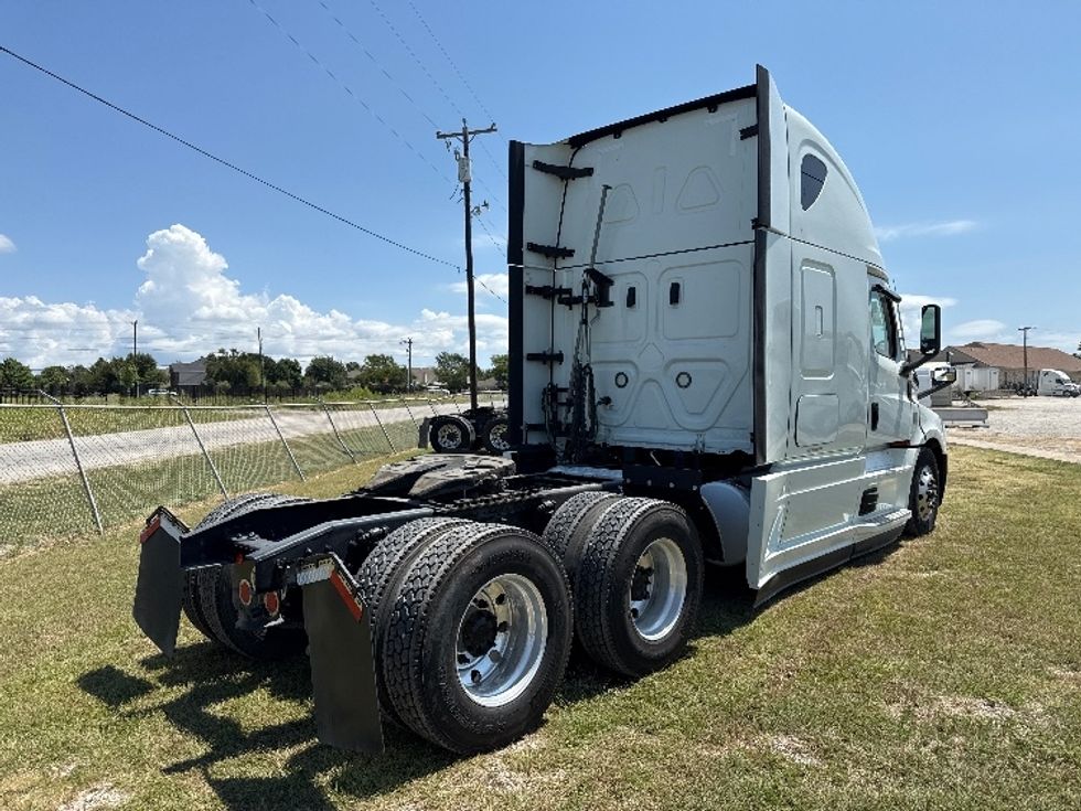 Sleeper Tractor-Heavy Duty Tractors-Freightliner-2021-T12664ST-Rockwall-TX-415,008\n\t\tmiles-$ 79,500 - Image 7