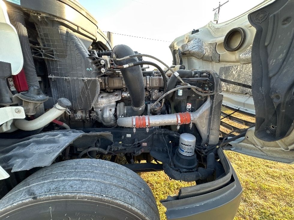 Sleeper Tractor-Heavy Duty Tractors-Freightliner-2021-T12664ST-Rockwall-TX-425,236\n\t\tmiles-$ 77,500 - Image 20