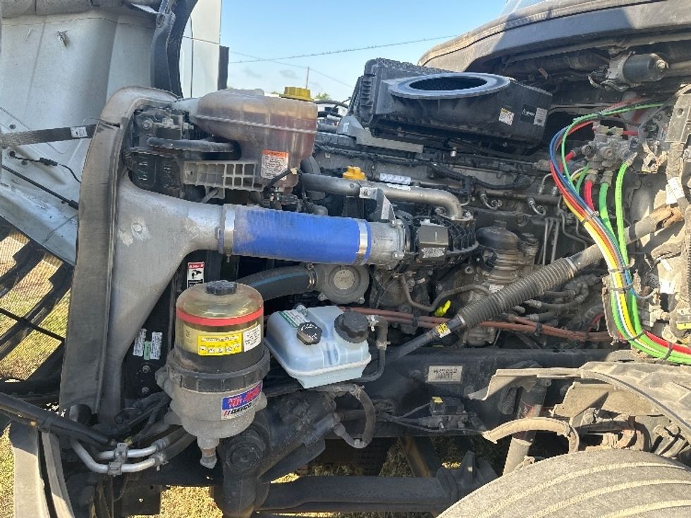 Sleeper Tractor-Heavy Duty Tractors-Freightliner-2021-T12664ST-Rockwall-TX-425,236\n\t\tmiles-$ 77,500 - Image 21