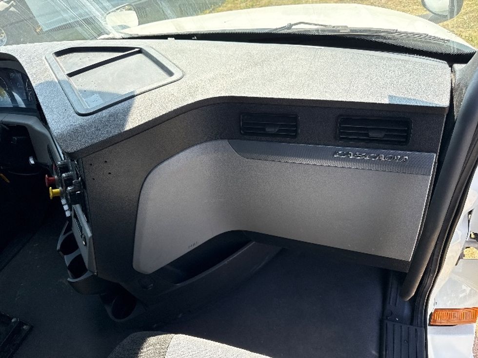 Sleeper Tractor-Heavy Duty Tractors-Freightliner-2021-T12664ST-Rockwall-TX-426,542\n\t\tmiles-$ 78,500 - Image 14