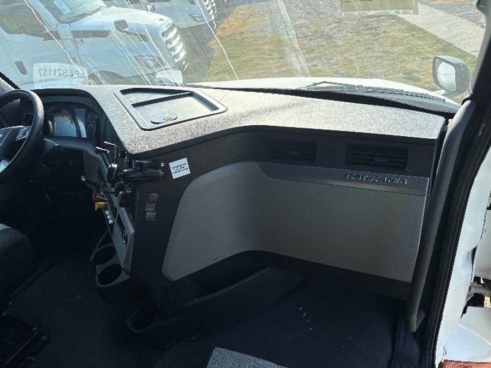 Sleeper Tractor-Heavy Duty Tractors-Freightliner-2021-T12664ST-Rockwall-TX-430,035\n\t\tmiles-$ 73,250 - Image 14