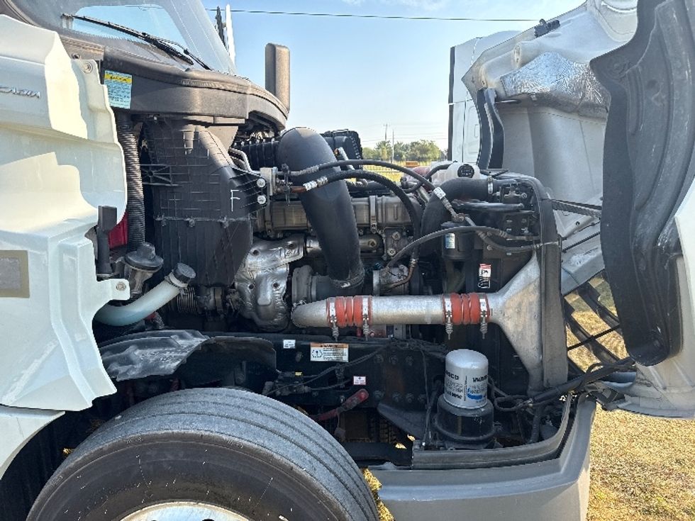 Sleeper Tractor-Heavy Duty Tractors-Freightliner-2021-T12664ST-Rockwall-TX-430,035\n\t\tmiles-$ 73,250 - Image 20