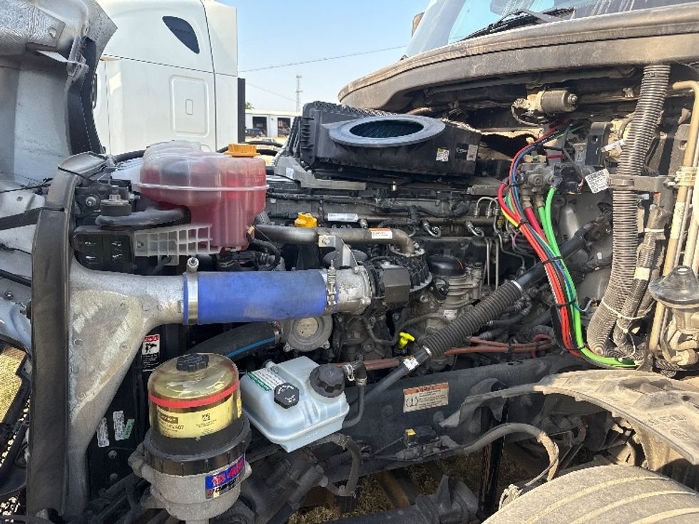 Sleeper Tractor-Heavy Duty Tractors-Freightliner-2021-T12664ST-Rockwall-TX-430,035\n\t\tmiles-$ 73,250 - Image 21