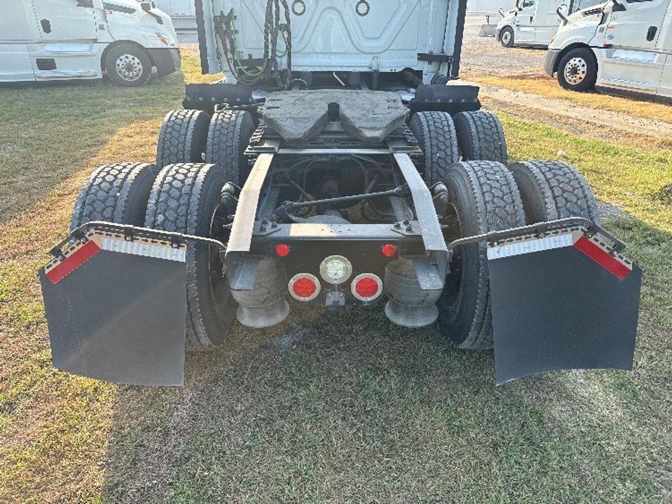 Sleeper Tractor-Heavy Duty Tractors-Freightliner-2021-T12664ST-Rockwall-TX-430,035\n\t\tmiles-$ 73,250 - Image 6