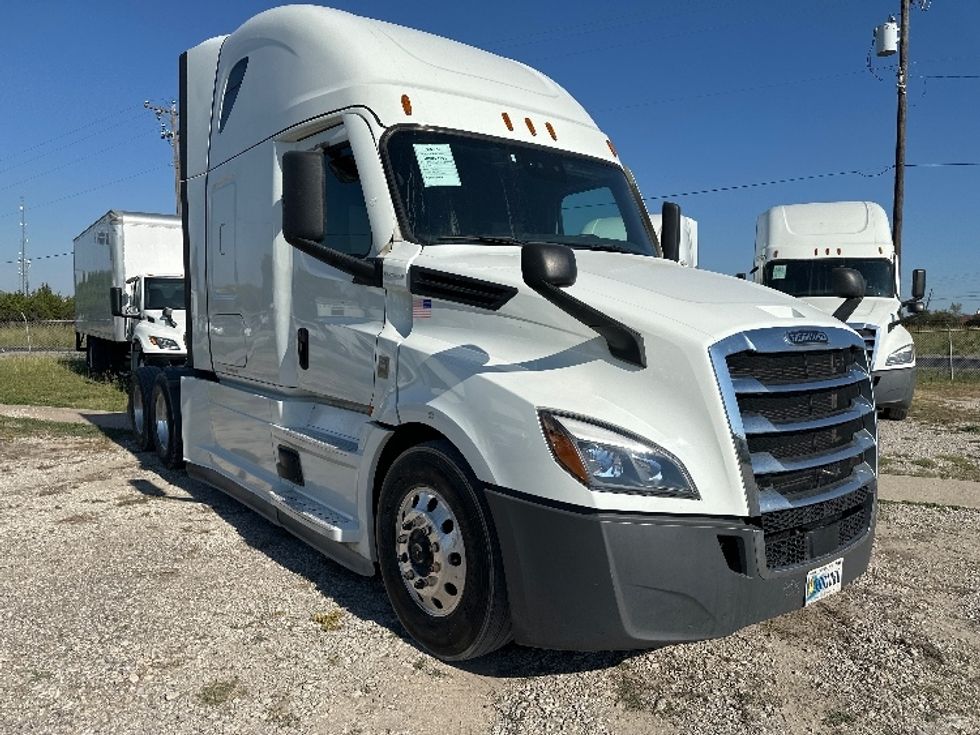 Sleeper Tractor-Heavy Duty Tractors-Freightliner-2021-T12664ST-Rockwall-TX-459,698\n\t\tmiles-$ 74,750 - Image 1