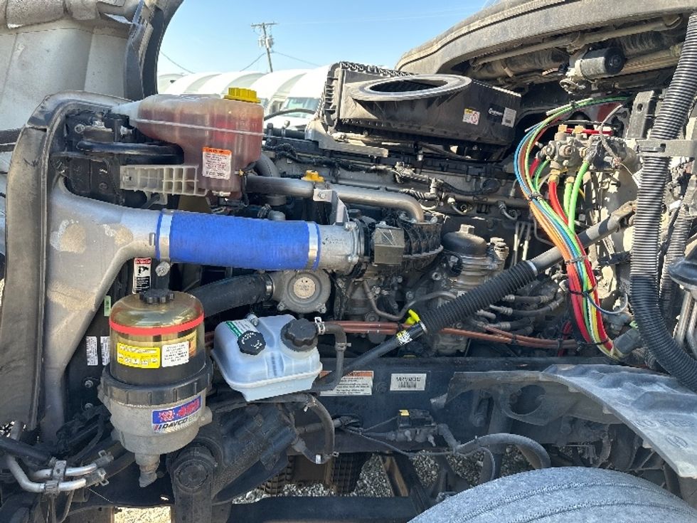 Sleeper Tractor-Heavy Duty Tractors-Freightliner-2021-T12664ST-Rockwall-TX-459,698\n\t\tmiles-$ 74,750 - Image 21