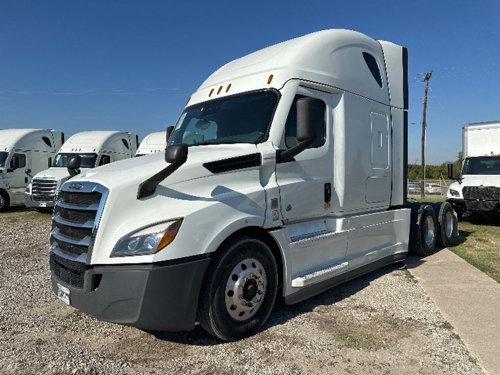 Sleeper Tractor-Heavy Duty Tractors-Freightliner-2021-T12664ST-Rockwall-TX-459,698\n\t\tmiles-$ 74,750 - Image 3