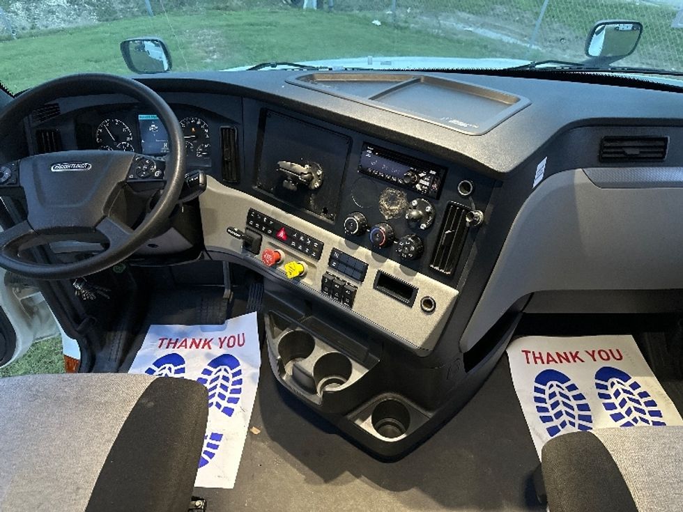 Sleeper Tractor-Heavy Duty Tractors-Freightliner-2021-T12664ST-Rockwall-TX-461,086\n\t\tmiles-$ 75,500 - Image 12