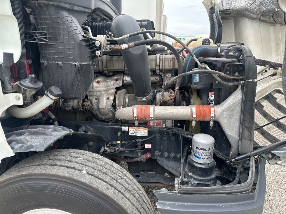 Sleeper Tractor-Heavy Duty Tractors-Freightliner-2021-T12664ST-Rockwall-TX-470,425\n\t\tmiles-$ 74,500 - Image 19