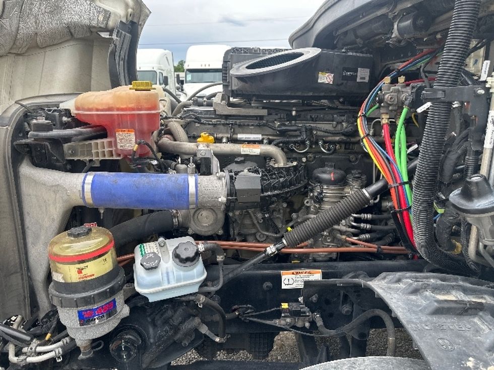 Sleeper Tractor-Heavy Duty Tractors-Freightliner-2021-T12664ST-Rockwall-TX-470,425\n\t\tmiles-$ 74,500 - Image 20