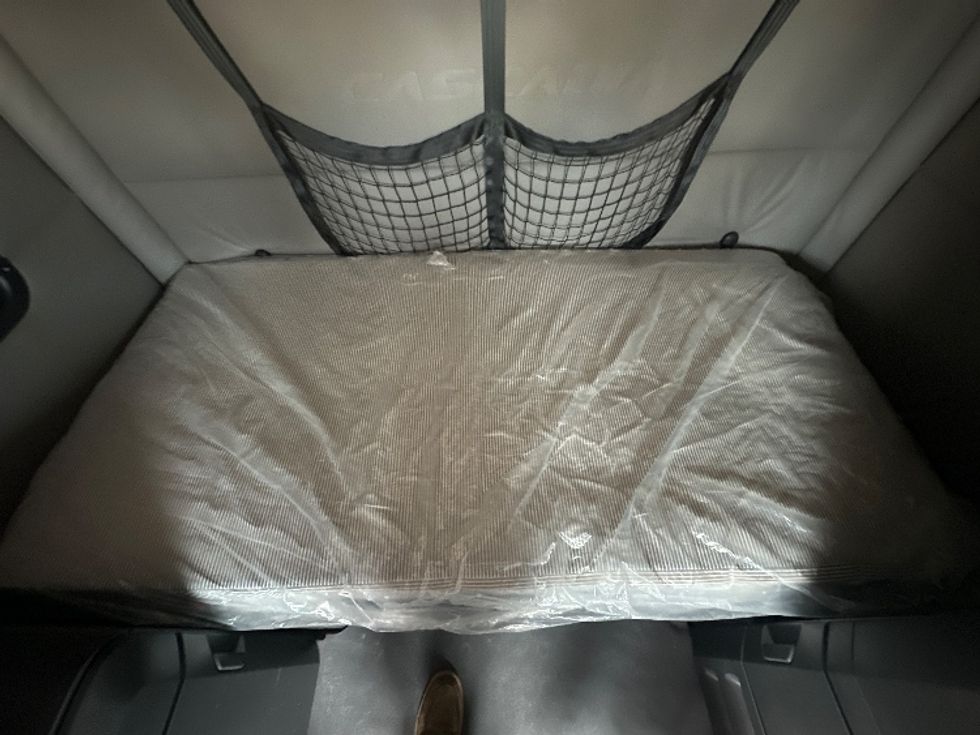 Sleeper Tractor-Heavy Duty Tractors-Freightliner-2021-T12664ST-Rockwall-TX-470,437\n\t\tmiles-$ 64,250 - Image 16