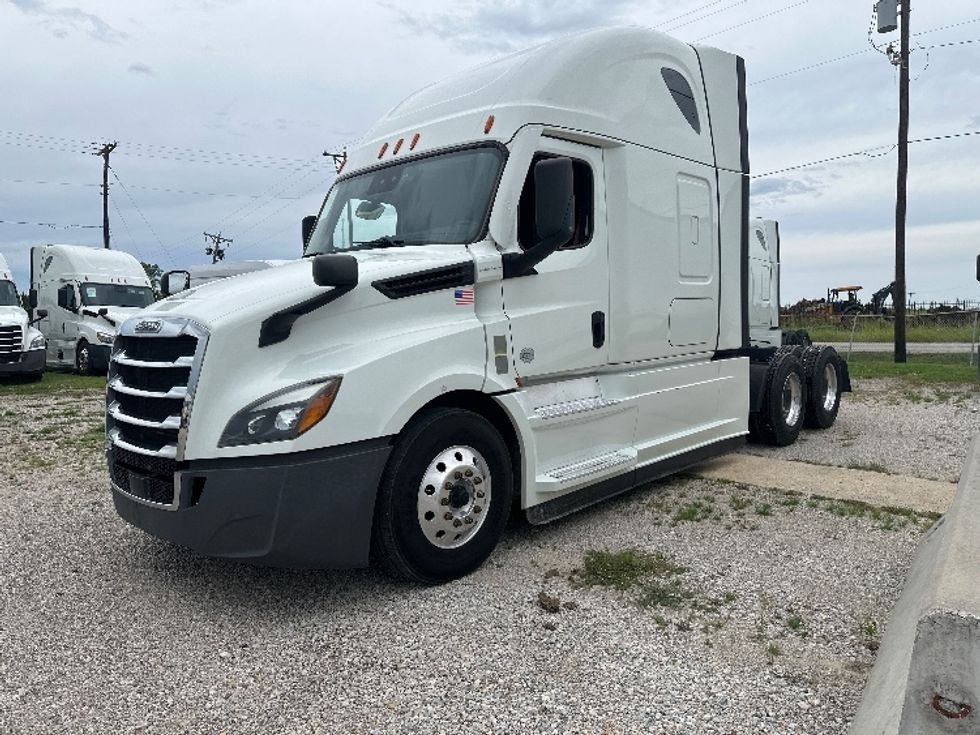 Sleeper Tractor-Heavy Duty Tractors-Freightliner-2021-T12664ST-Rockwall-TX-470,437\n\t\tmiles-$ 64,250 - Image 3