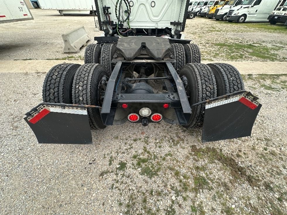 Sleeper Tractor-Heavy Duty Tractors-Freightliner-2021-T12664ST-Rockwall-TX-470,437\n\t\tmiles-$ 64,250 - Image 6