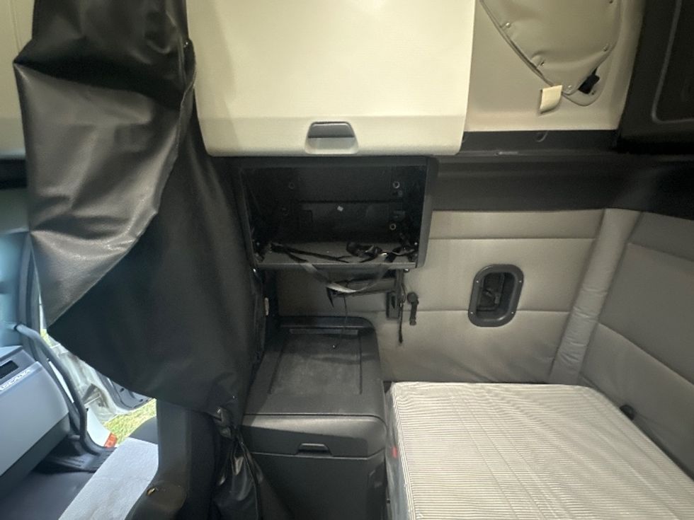 Sleeper Tractor-Heavy Duty Tractors-Freightliner-2021-T12664ST-Rockwall-TX-493,643\n\t\tmiles-$ 72,500 - Image 19