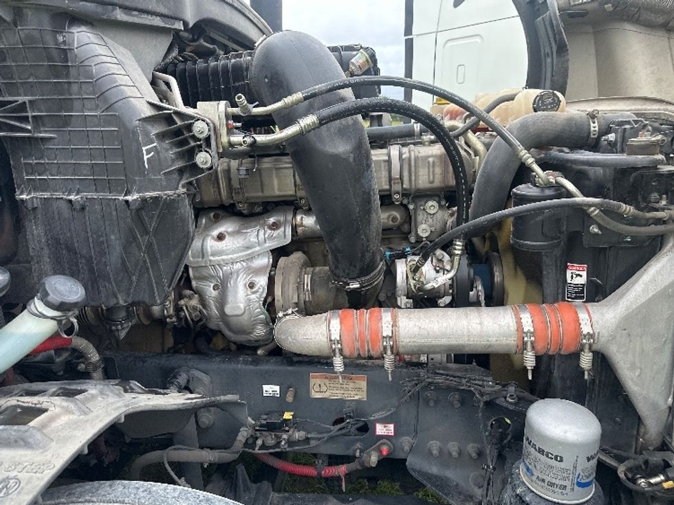 Sleeper Tractor-Heavy Duty Tractors-Freightliner-2021-T12664ST-Rockwall-TX-493,643\n\t\tmiles-$ 72,500 - Image 20