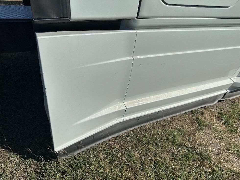 Sleeper Tractor-Heavy Duty Tractors-Freightliner-2021-T12664ST-Rockwall-TX-519,247\n\t\tmiles-$ 68,250 - Image 25