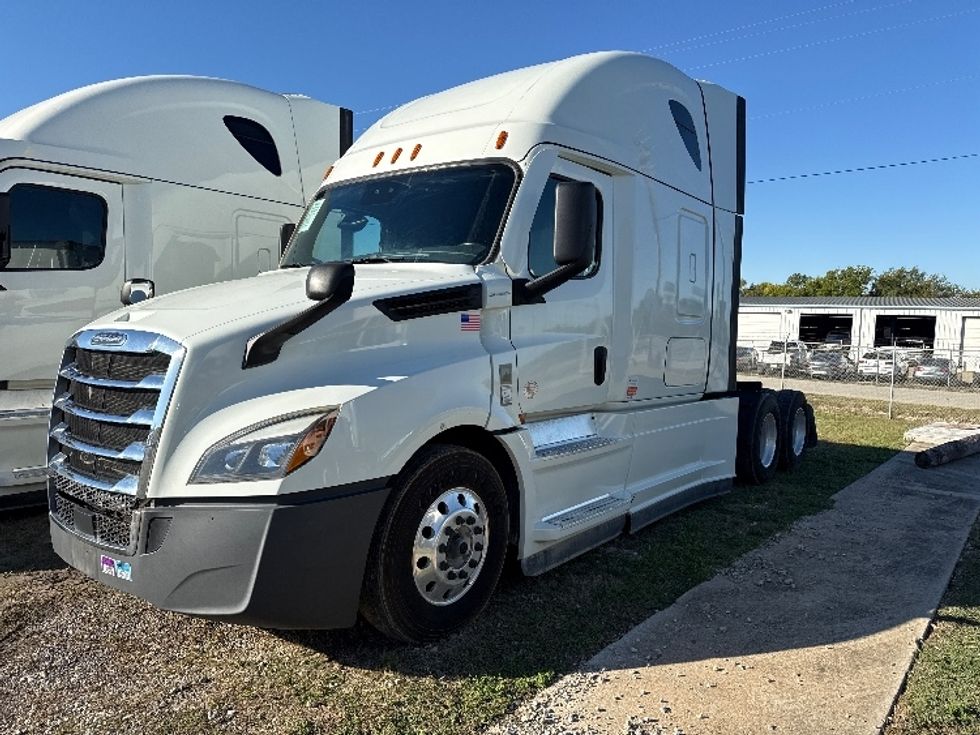 Sleeper Tractor-Heavy Duty Tractors-Freightliner-2021-T12664ST-Rockwall-TX-519,247\n\t\tmiles-$ 68,250 - Image 3