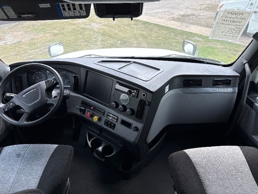 Sleeper Tractor-Heavy Duty Tractors-Freightliner-2021-T12664ST-Rockwall-TX-536,790\n\t\tmiles-$ 58,750 - Image 12