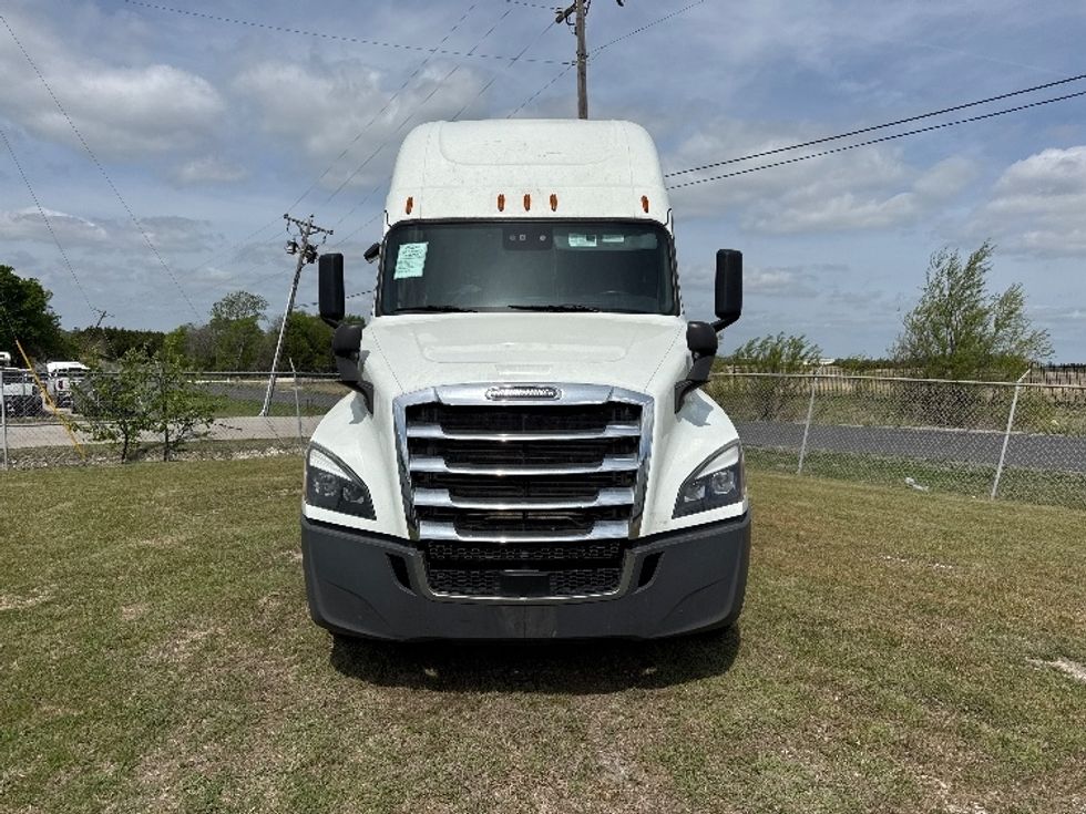 Sleeper Tractor-Heavy Duty Tractors-Freightliner-2021-T12664ST-Rockwall-TX-536,790\n\t\tmiles-$ 58,750 - Image 2