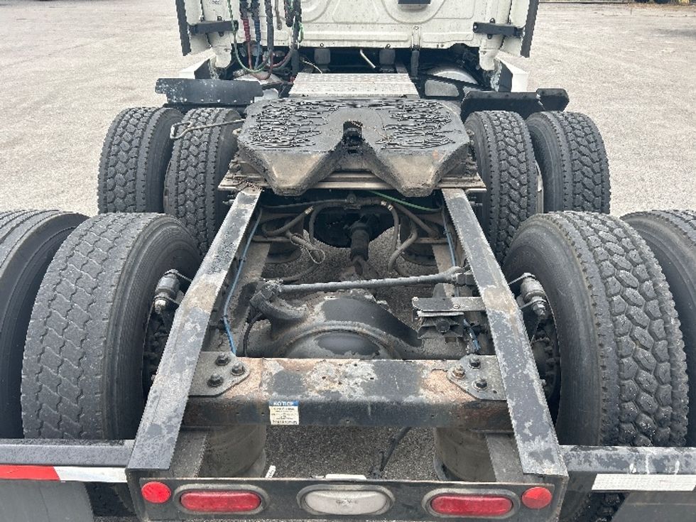 Sleeper Tractor-Heavy Duty Tractors-Freightliner-2021-T12664ST-Rocky Mount-NC-563,170\n\t\tmiles-$ 59,250 - Image 6