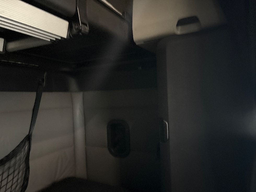 Sleeper Tractor-Heavy Duty Tractors-Freightliner-2021-T12664ST-Rocky Mount-NC-609,893\n\t\tmiles-$ 55,000 - Image 18