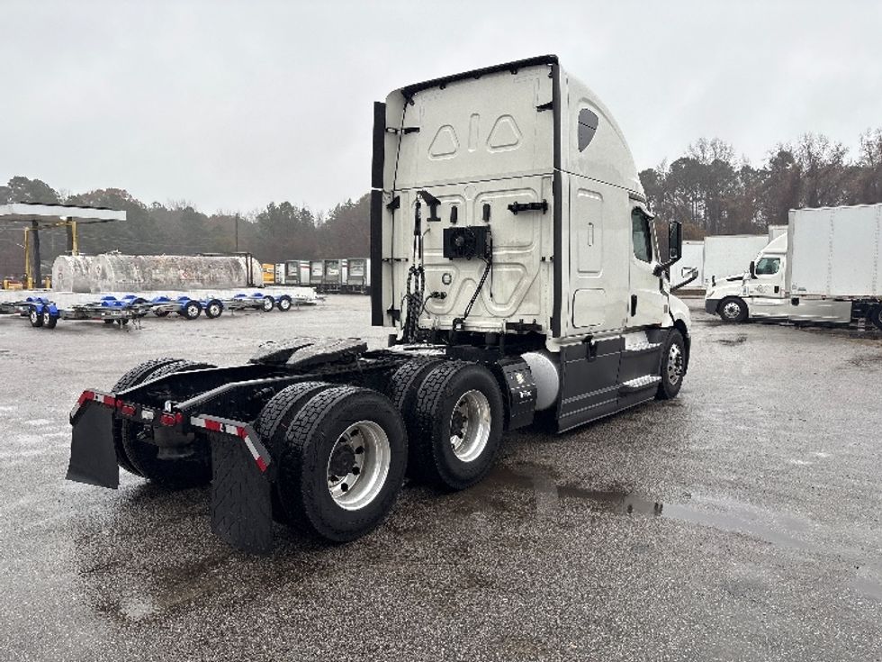 Sleeper Tractor-Heavy Duty Tractors-Freightliner-2021-T12664ST-Rocky Mount-NC-609,893\n\t\tmiles-$ 55,000 - Image 7