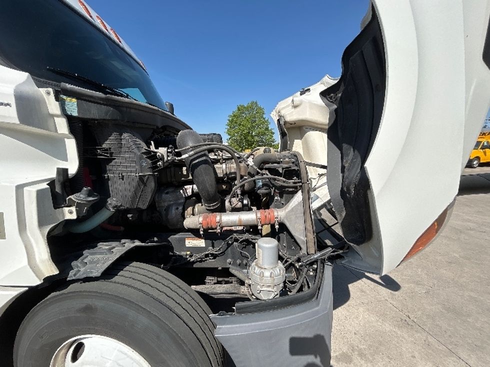 Sleeper Tractor-Heavy Duty Tractors-Freightliner-2021-T12664ST-Roseville-MN-597,453\n\t\tmiles-$ 56,250 - Image 20