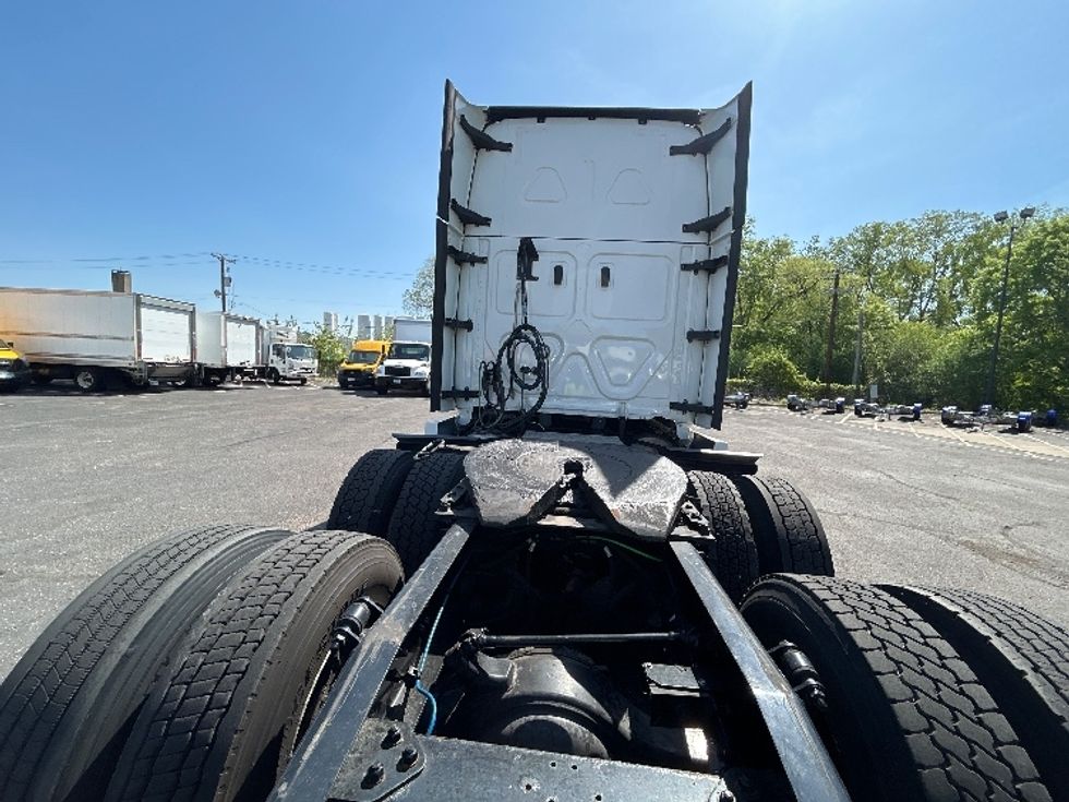 Sleeper Tractor-Heavy Duty Tractors-Freightliner-2021-T12664ST-Roseville-MN-597,453\n\t\tmiles-$ 56,250 - Image 23
