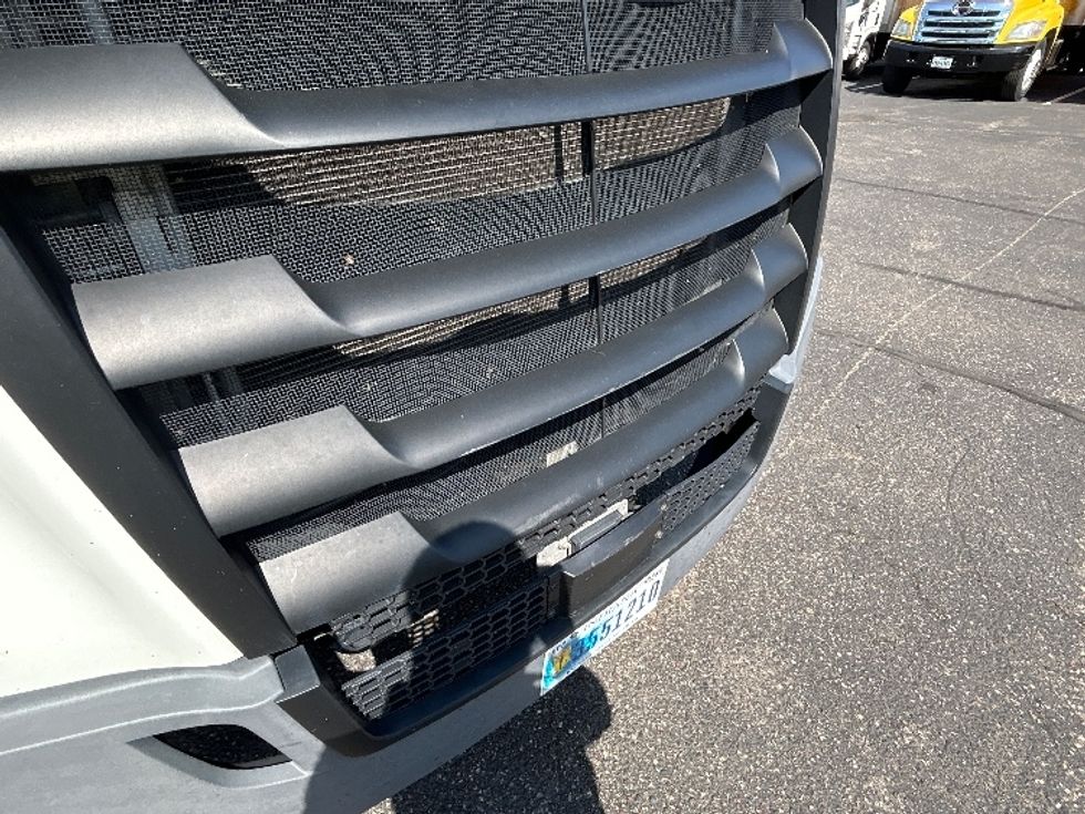 Sleeper Tractor-Heavy Duty Tractors-Freightliner-2021-T12664ST-Roseville-MN-597,453\n\t\tmiles-$ 56,250 - Image 25