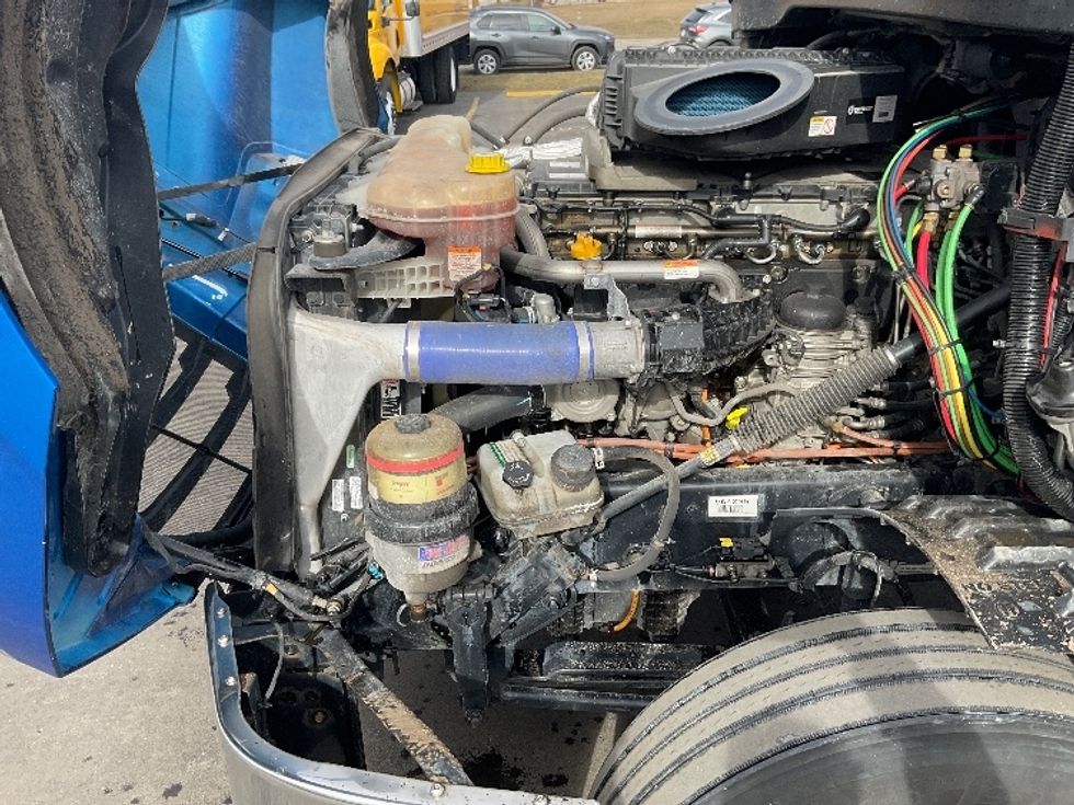 Sleeper Tractor-Heavy Duty Tractors-Freightliner-2021-T12664ST-Rothschild-WI-500,278\n\t\tmiles-$ 60,250 - Image 20