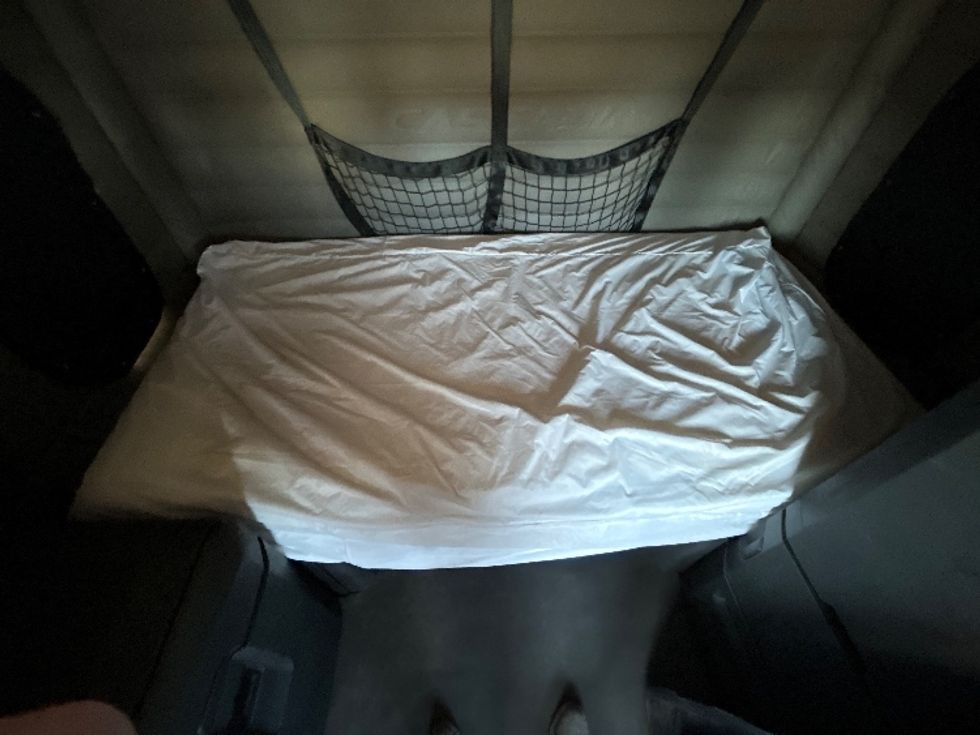 Sleeper Tractor-Heavy Duty Tractors-Freightliner-2021-T12664ST-Rothschild-WI-636,660\n\t\tmiles-$ 45,500 - Image 17