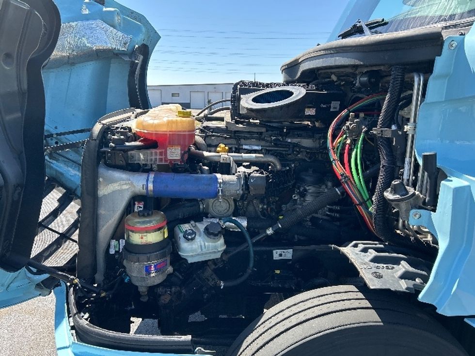 Sleeper Tractor-Heavy Duty Tractors-Freightliner-2021-T12664ST-Rothschild-WI-636,660\n\t\tmiles-$ 45,500 - Image 21