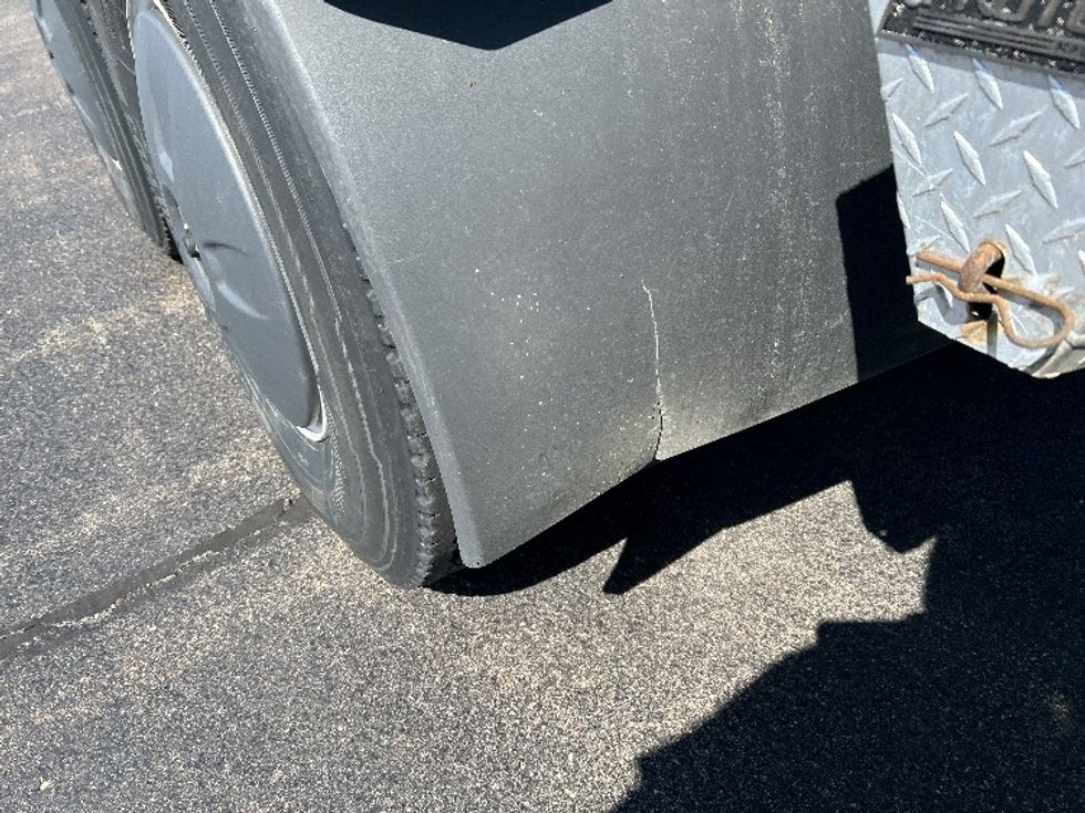 Sleeper Tractor-Heavy Duty Tractors-Freightliner-2021-T12664ST-Rothschild-WI-636,660\n\t\tmiles-$ 45,500 - Image 24