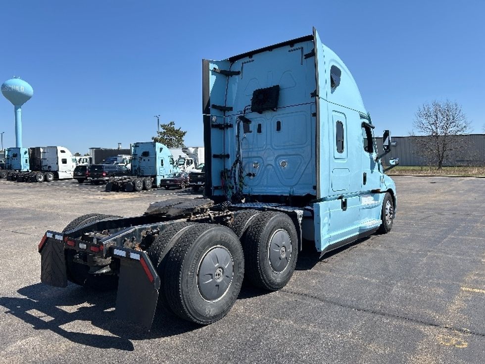 Sleeper Tractor-Heavy Duty Tractors-Freightliner-2021-T12664ST-Rothschild-WI-636,660\n\t\tmiles-$ 45,500 - Image 7