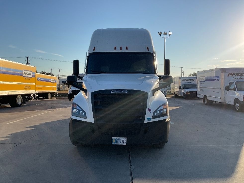 Sleeper Tractor-Heavy Duty Tractors-Freightliner-2021-T12664ST-Round Rock-TX-547,358\n\t\tmiles-$ 61,250 - Image 2