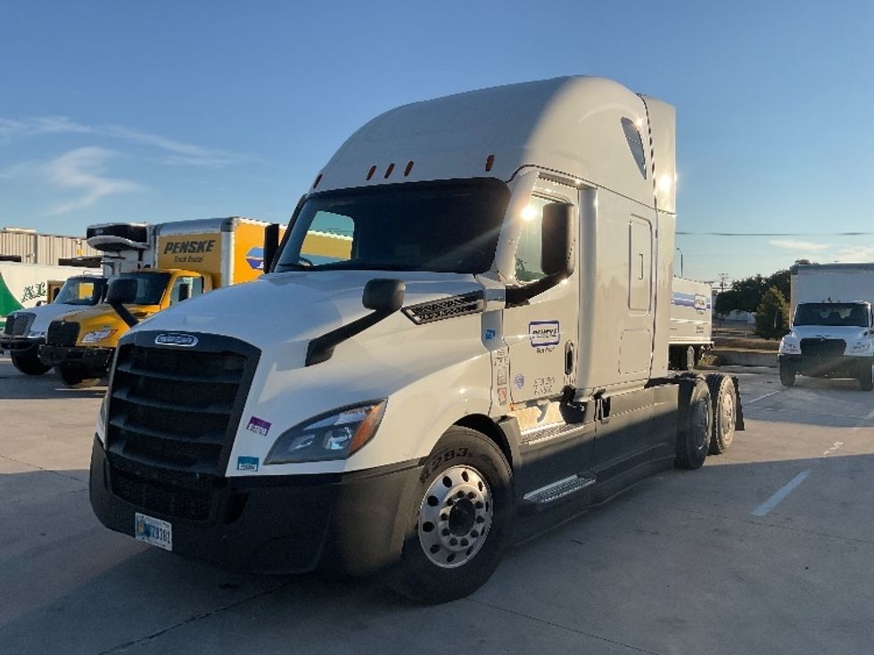 Sleeper Tractor-Heavy Duty Tractors-Freightliner-2021-T12664ST-Round Rock-TX-547,358\n\t\tmiles-$ 61,250 - Image 3