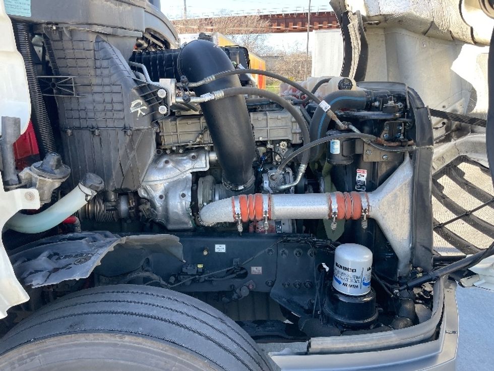 Sleeper Tractor-Heavy Duty Tractors-Freightliner-2021-T12664ST-Sacramento-CA-470,734\n\t\tmiles-$ 72,500 - Image 20