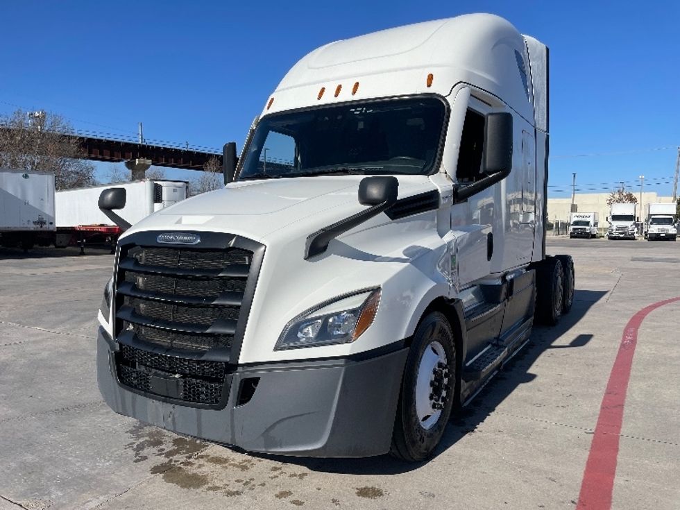 Sleeper Tractor-Heavy Duty Tractors-Freightliner-2021-T12664ST-Sacramento-CA-470,734\n\t\tmiles-$ 72,500 - Image 3