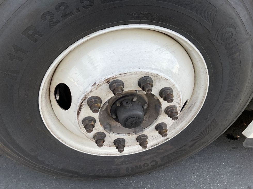 Sleeper Tractor-Heavy Duty Tractors-Freightliner-2021-T12664ST-Sacramento-CA-522,680\n\t\tmiles-$ 74,750 - Image 25