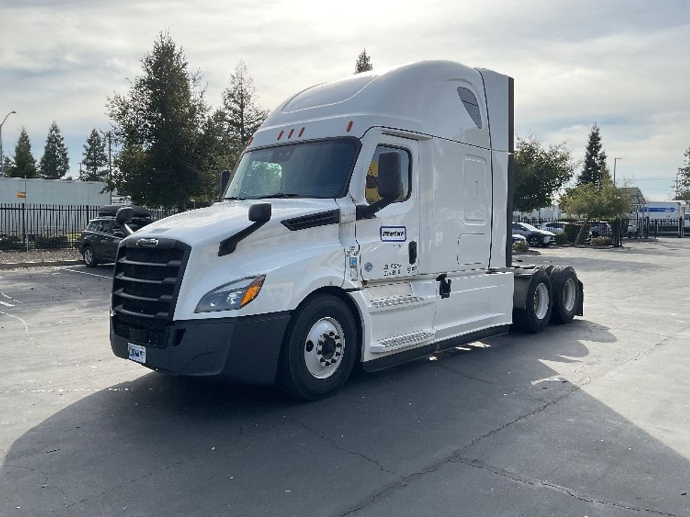 Sleeper Tractor-Heavy Duty Tractors-Freightliner-2021-T12664ST-Sacramento-CA-522,680\n\t\tmiles-$ 74,750 - Image 3