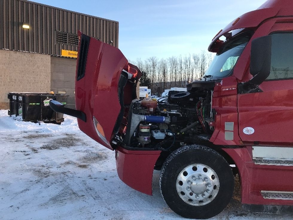 Sleeper Tractor-Heavy Duty Tractors-Freightliner-2021-T12664ST-Saint Laurent-PQ-653,601\n\t\tkm-$ 83,750 - Image 21