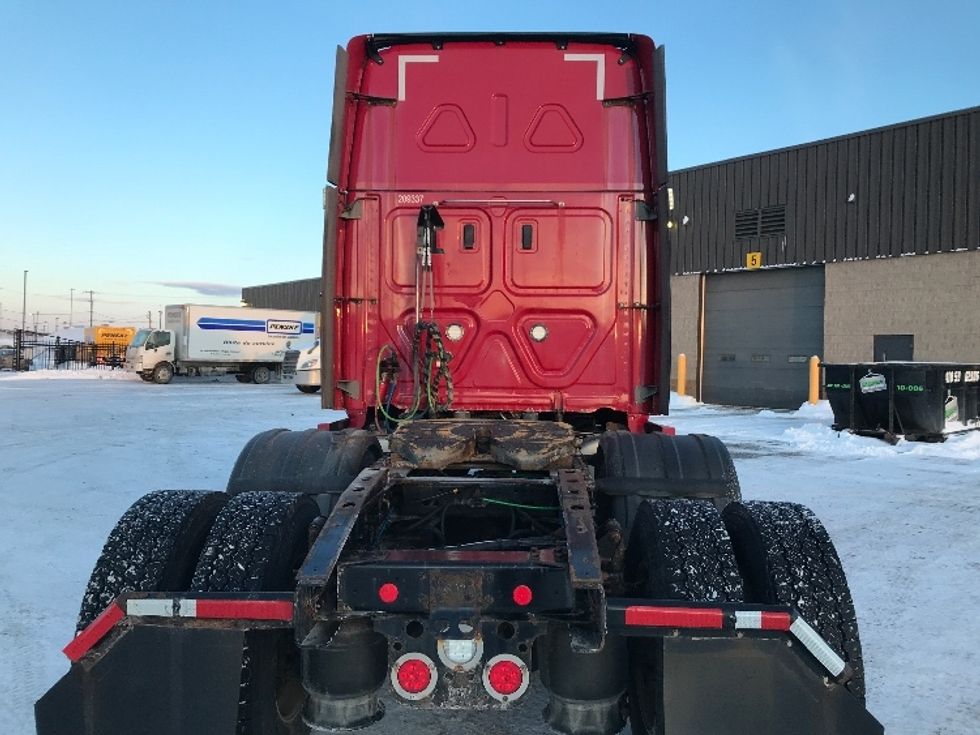 Sleeper Tractor-Heavy Duty Tractors-Freightliner-2021-T12664ST-Saint Laurent-PQ-653,601\n\t\tkm-$ 83,750 - Image 6