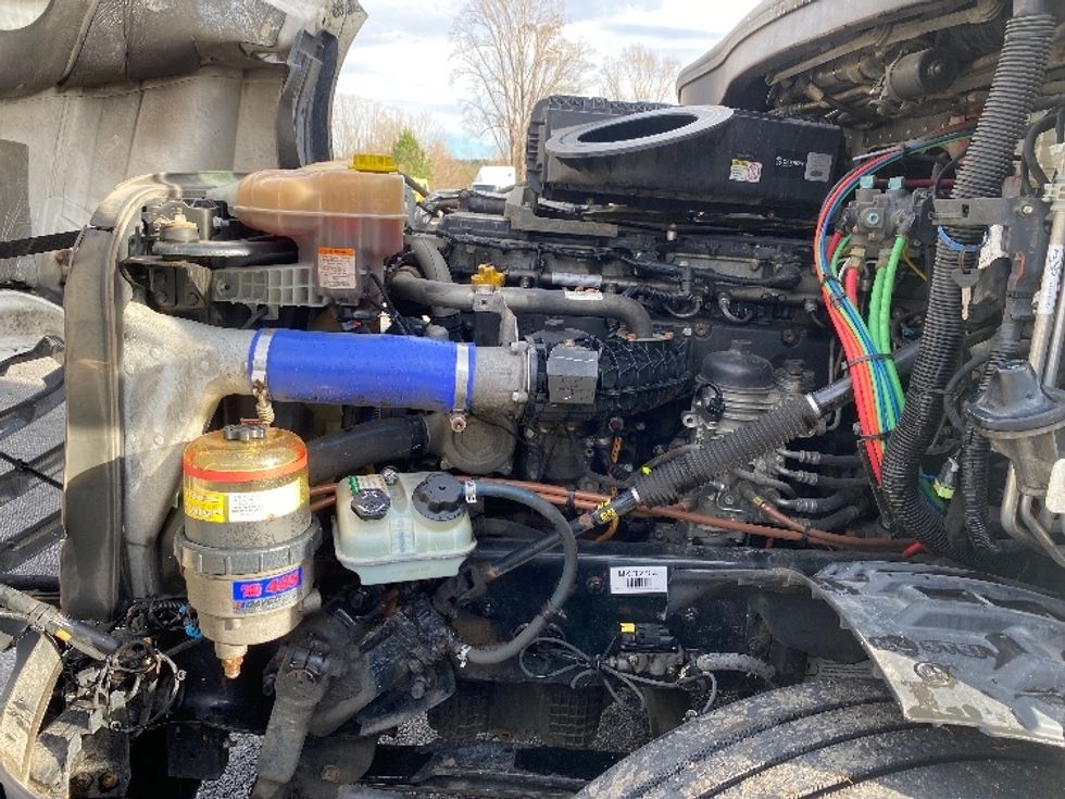 Sleeper Tractor-Heavy Duty Tractors-Freightliner-2021-T12664ST-Salem-VA-626,509\n\t\tmiles-$ 50,750 - Image 21