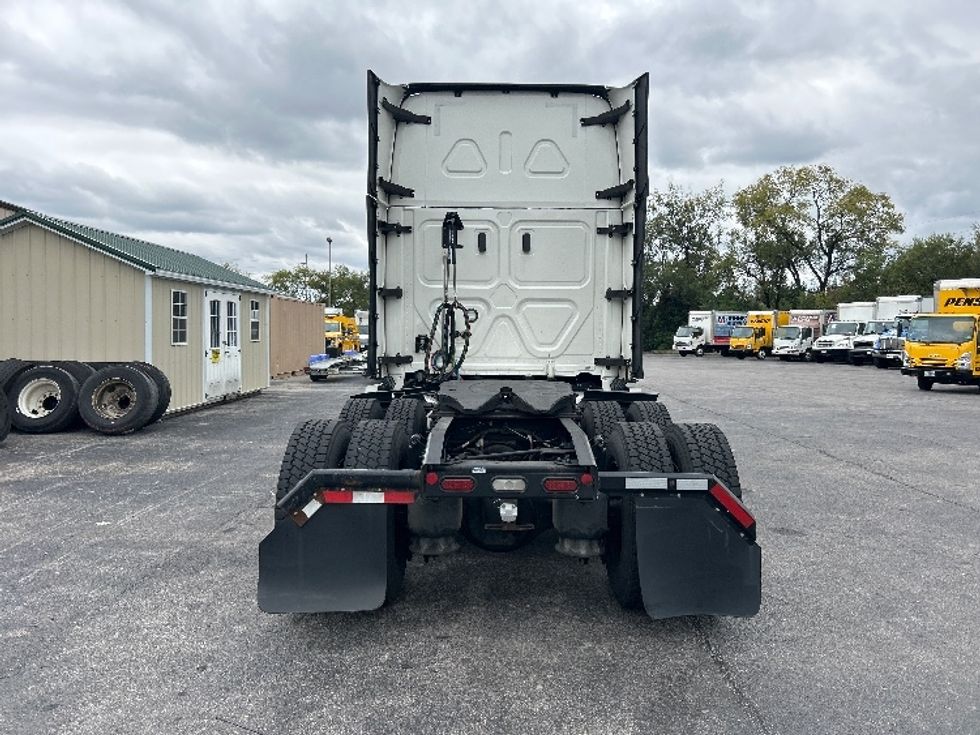 Sleeper Tractor-Heavy Duty Tractors-Freightliner-2021-T12664ST-Salem-VA-671,097\n\t\tmiles-$ 49,000 - Image 6