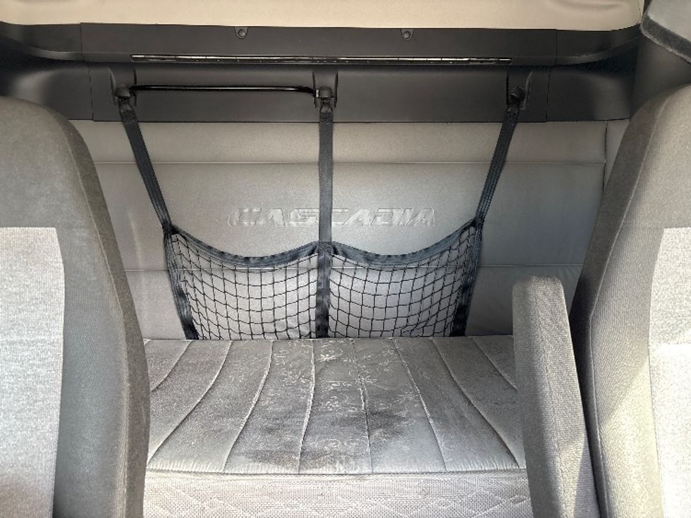 Sleeper Tractor-Heavy Duty Tractors-Freightliner-2021-T12664ST-Salt Lake City-UT-449,041\n\t\tmiles-$ 70,250 - Image 16