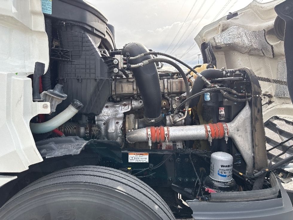 Sleeper Tractor-Heavy Duty Tractors-Freightliner-2021-T12664ST-Salt Lake City-UT-449,041\n\t\tmiles-$ 70,250 - Image 20