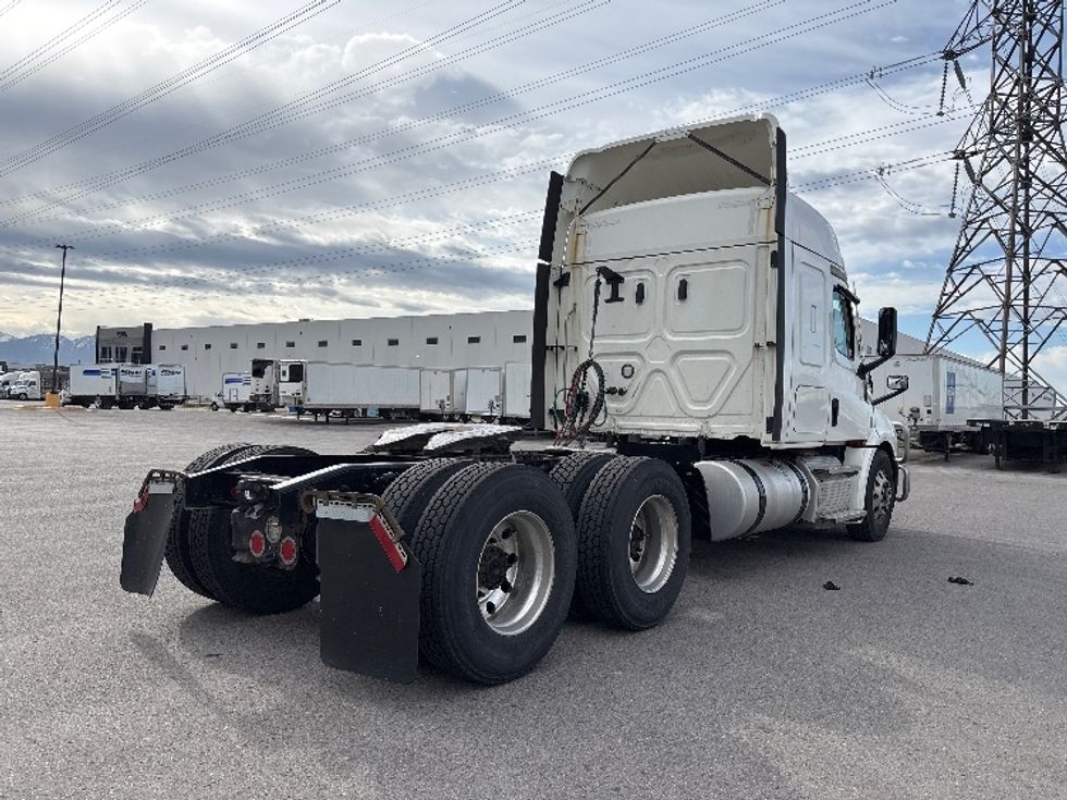 Sleeper Tractor-Heavy Duty Tractors-Freightliner-2021-T12664ST-Salt Lake City-UT-449,041\n\t\tmiles-$ 70,250 - Image 7