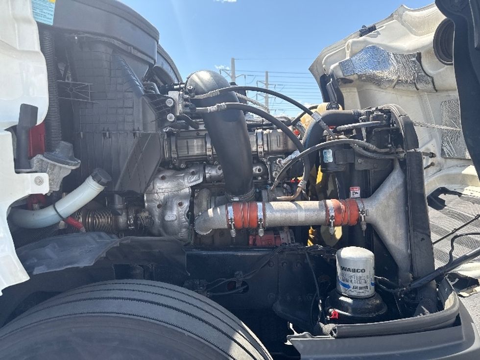 Sleeper Tractor-Heavy Duty Tractors-Freightliner-2021-T12664ST-Salt Lake City-UT-521,793\n\t\tmiles-$ 69,750 - Image 20