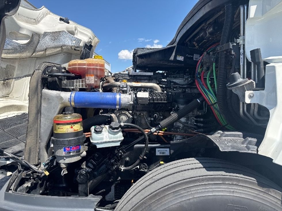 Sleeper Tractor-Heavy Duty Tractors-Freightliner-2021-T12664ST-Salt Lake City-UT-521,793\n\t\tmiles-$ 69,750 - Image 21